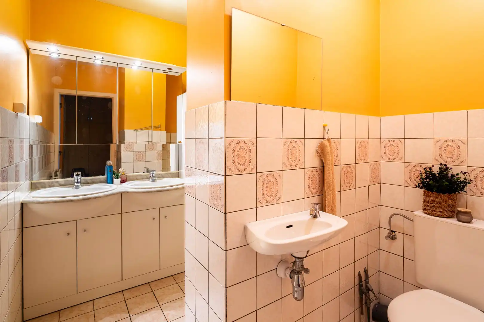 Lichtrijk app. met terras en groen uitzicht foto 13