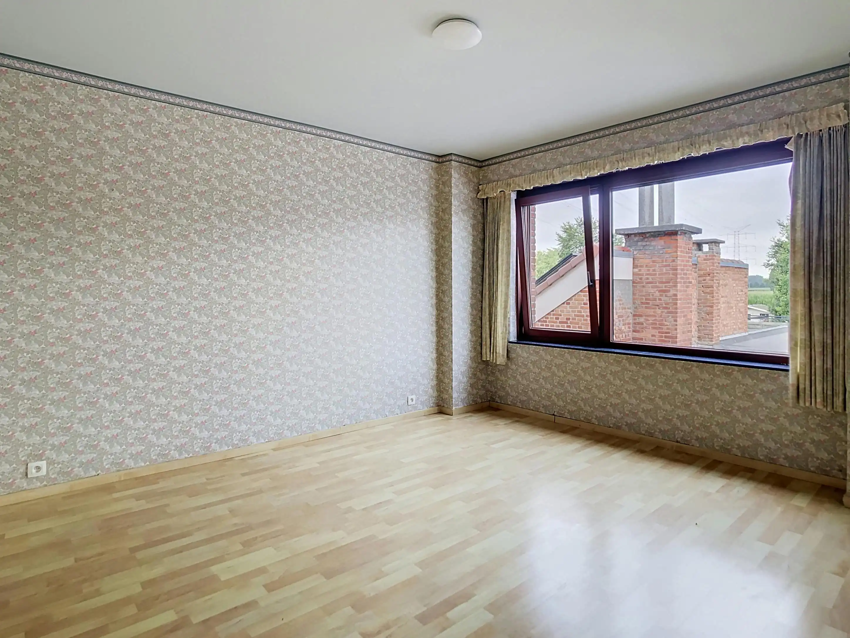 Ruime halfopen bebouwing met tuin en garage te koop in bazel foto 18