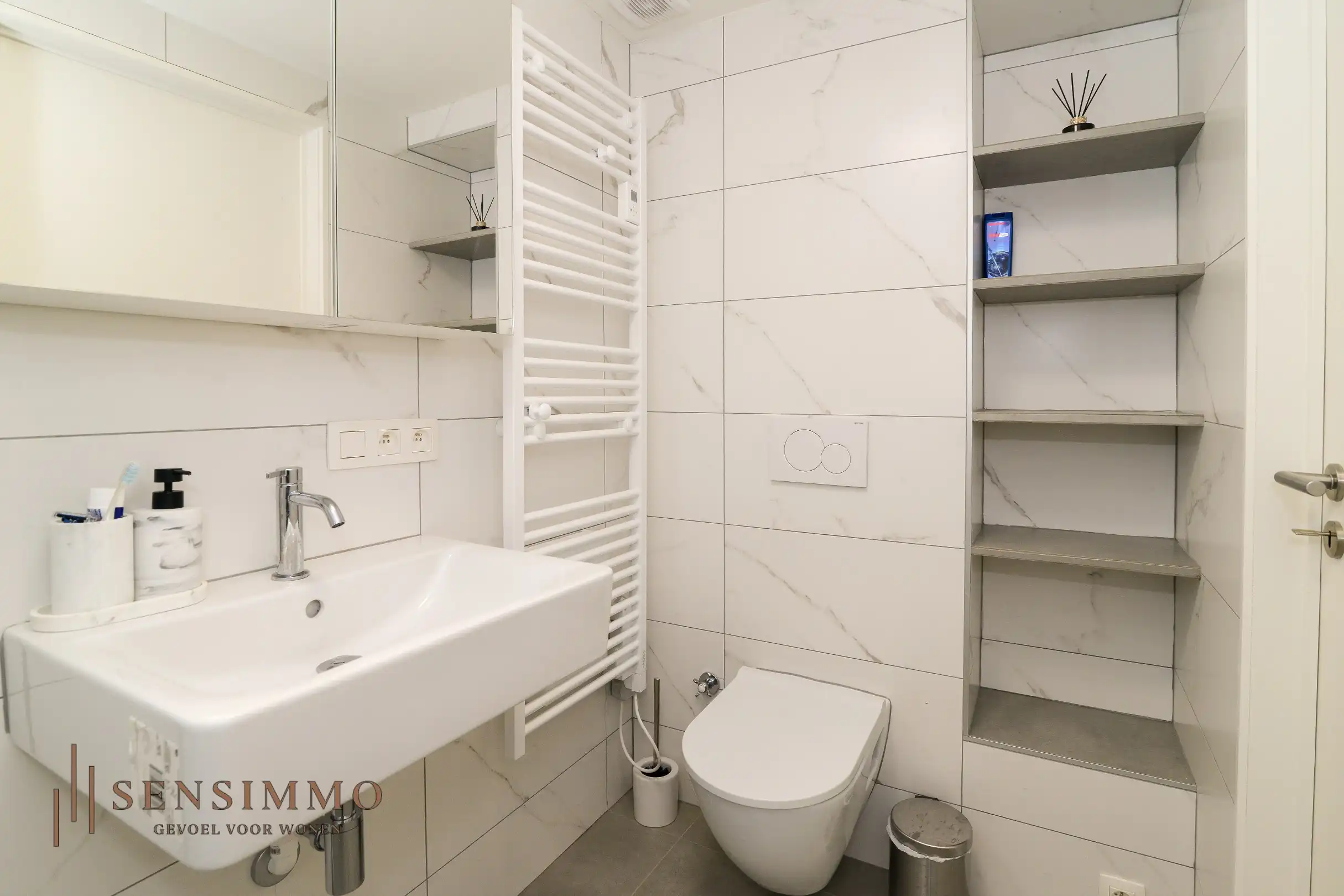 Prachtig gerenoveerd twee­slaapkamerappartement in het hart van Pelt centrum foto 13