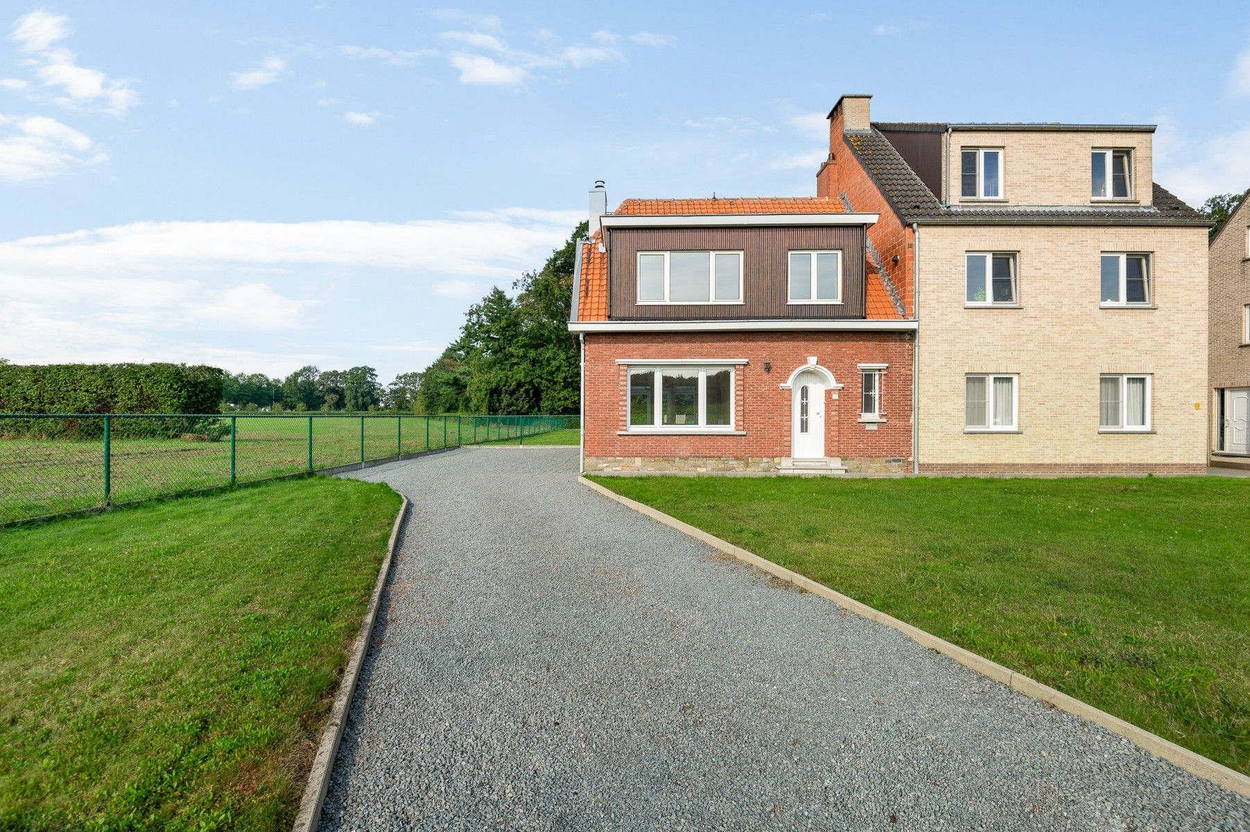 Woning met drie slaapkamers en prachtig uitzicht foto 18