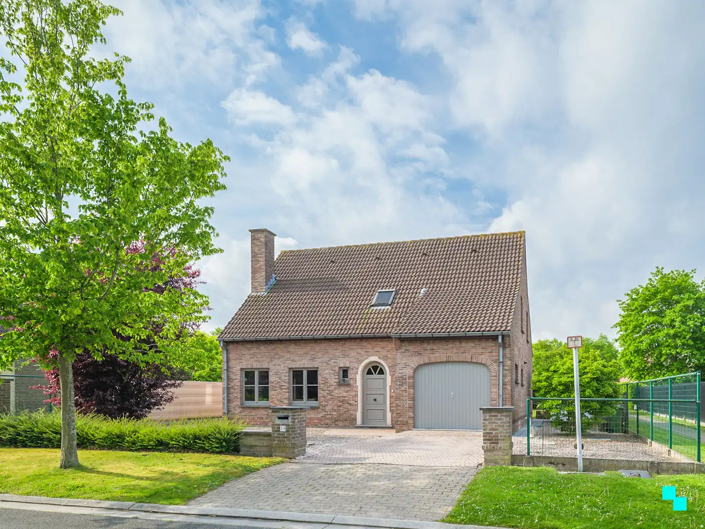 Hoofdfoto van de publicatie: Charmante villa in gegeerde wijk in het hart van Merelbeke