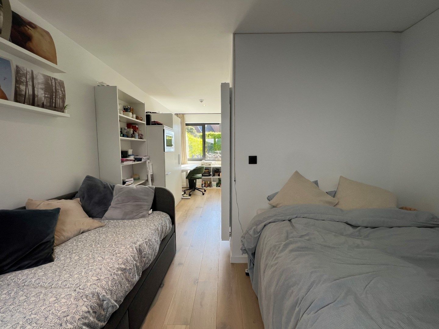 Volledig gerenoveerde en gemeubelde kamer met privé-sanitair in een kleinschalige residentie!  foto {{pictureIndex}}