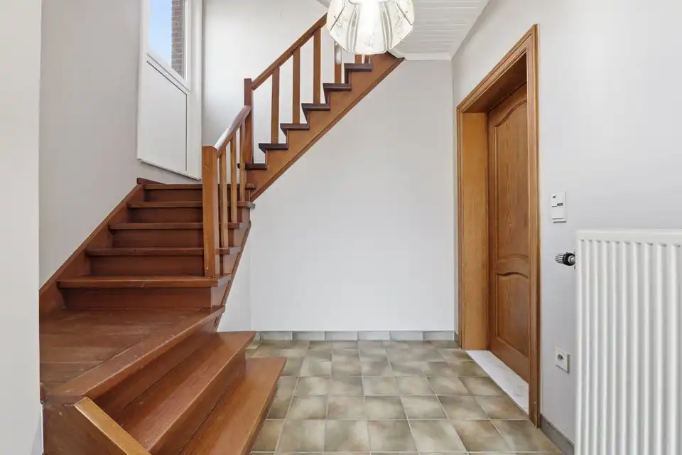 Instapklare gezinswoning met 3 slaapkamers en ruime tuin en garage in Tongeren foto 7