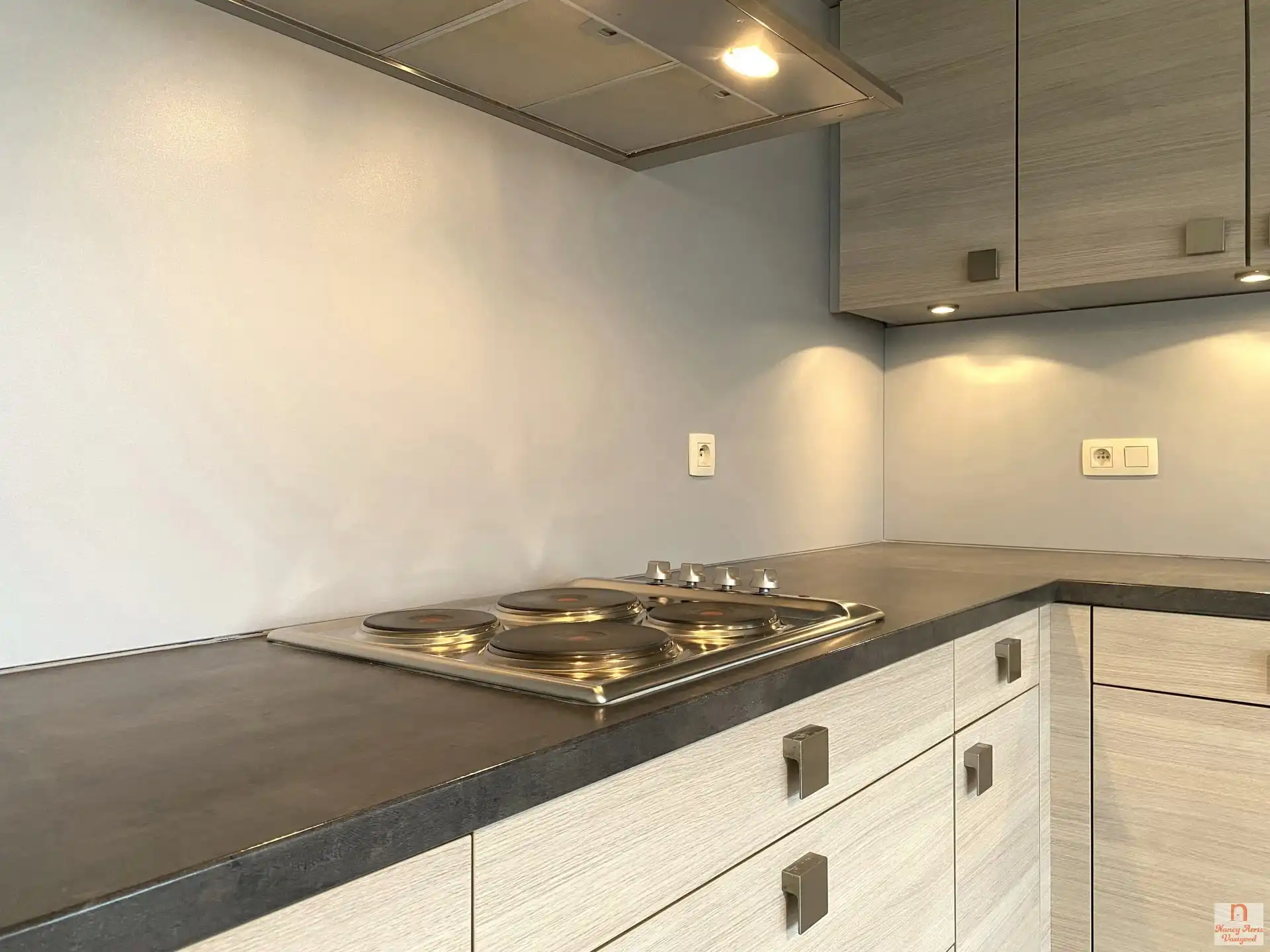 Modern appartement met 2 slaapkamers, terras en parking foto 5