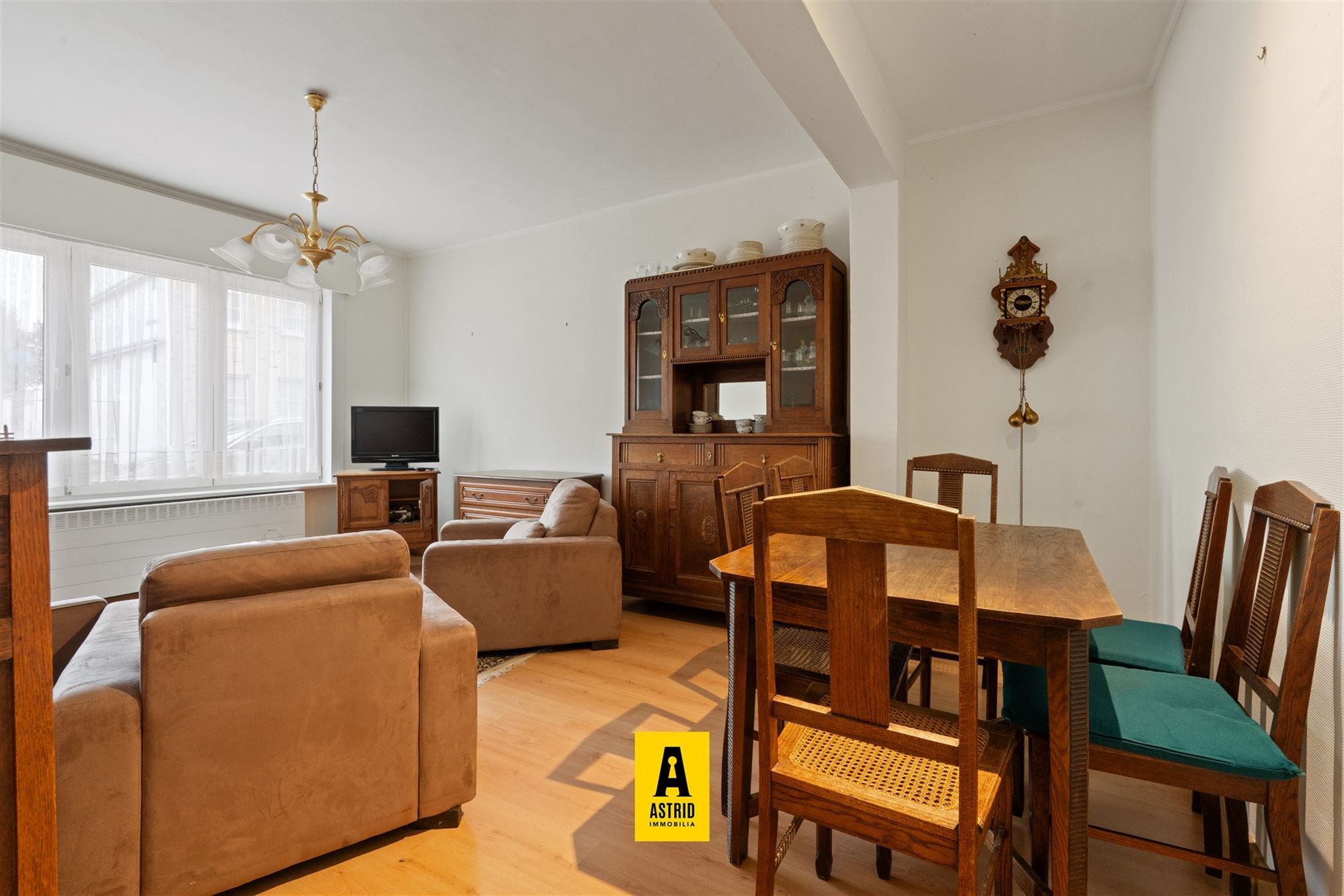  Ruime rijwoning met 5 slaapkamers en tweewoonst-indeling op topligging in Bredene foto 7