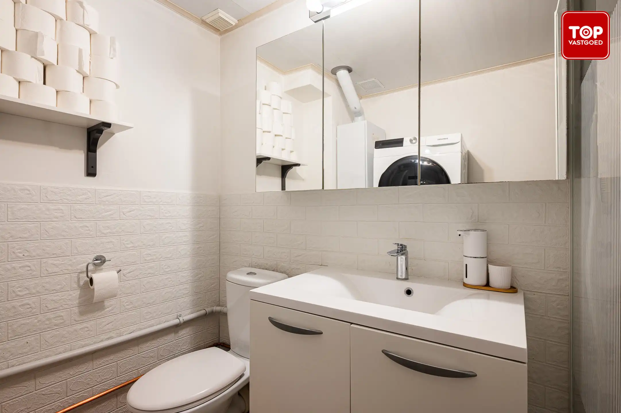 2-slaapkamer appartement met garage. foto 13