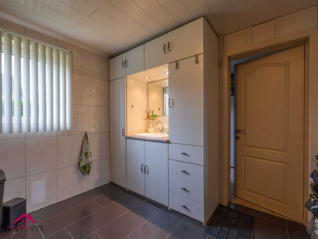 Vrijstaande woning op ruim perceel foto 23