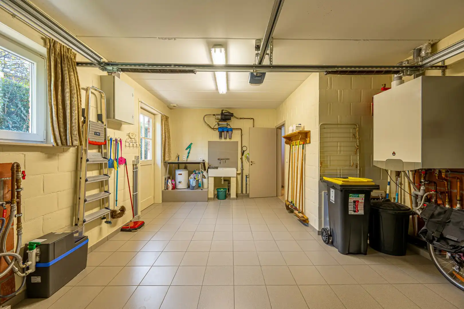 Instapklare, gelijkvloerse woning met garage en zuidgerichte tuin in Pittem foto 16