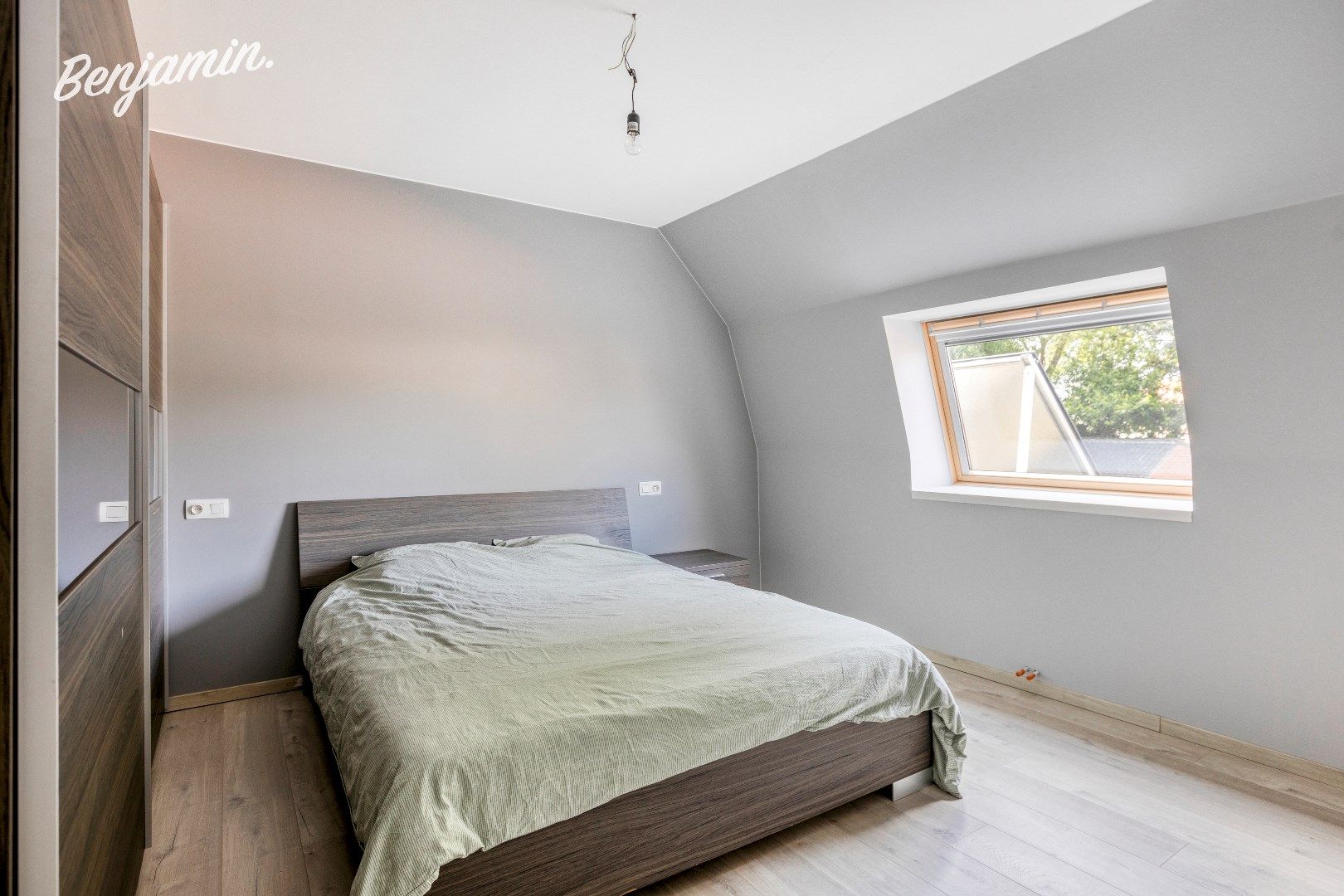 Volledig gerenoveerde halfopen woning met 3 slaapkamers en zonnige tuin in Gullegem foto 16