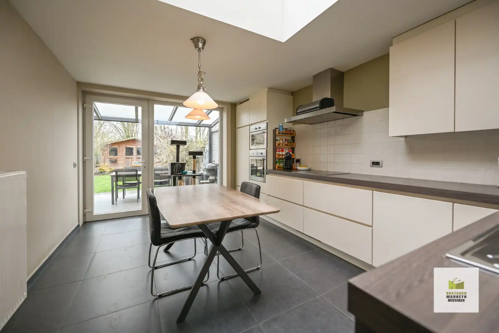 Instapklare energiezuinige woning op centrale ligging te Knesselare  foto 9