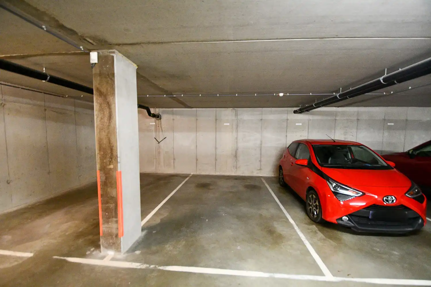 Lichtrijk hoekappartement in recent gebouw foto 24