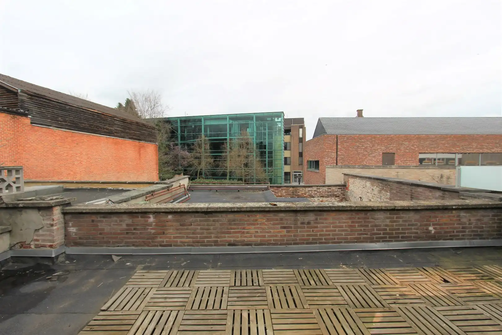 PRACHTIG GELEGEN MODERNE HANDELSWONING foto 14