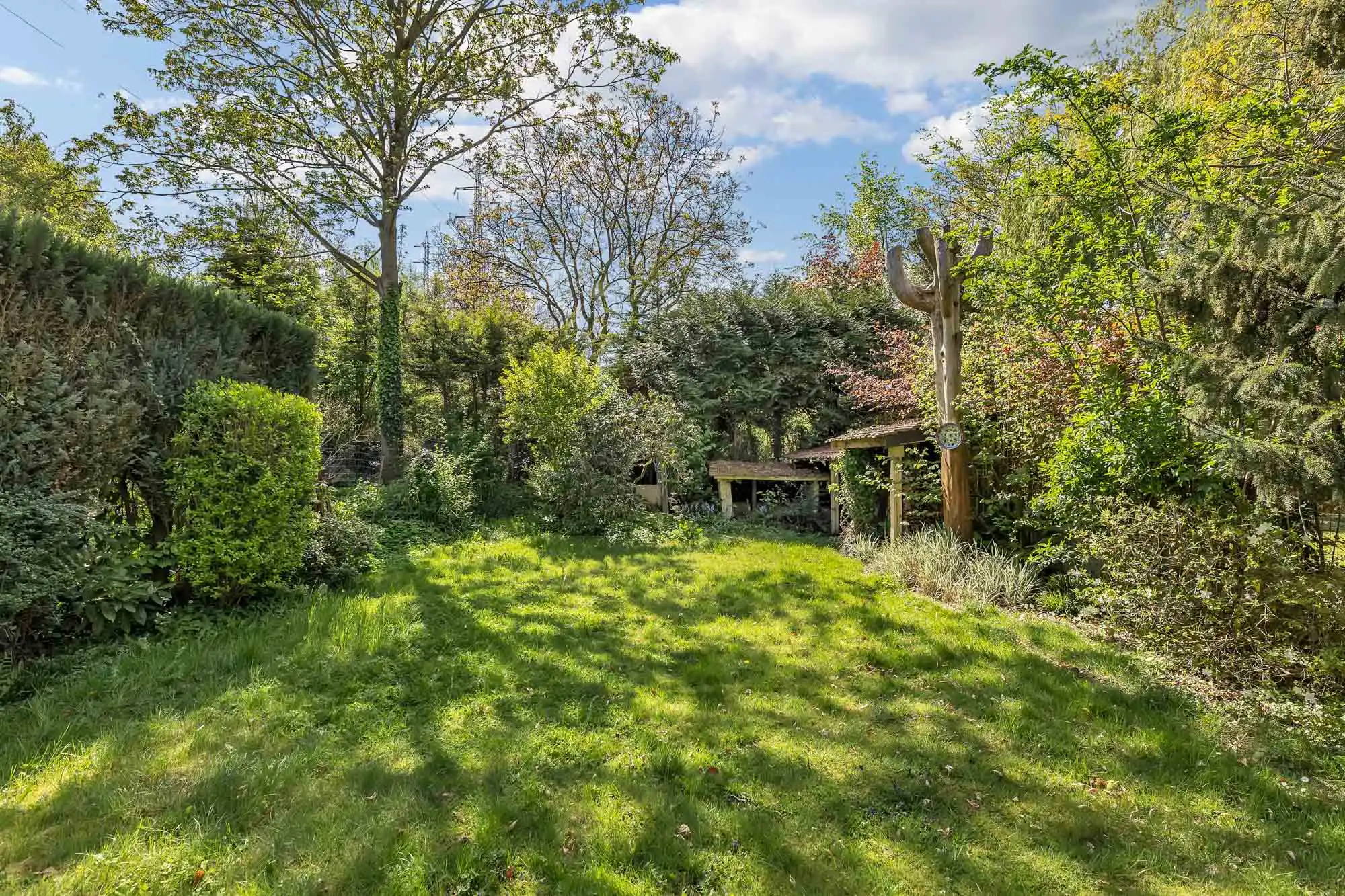 Robuuste bel-étage met ruime garage en tuin foto 29