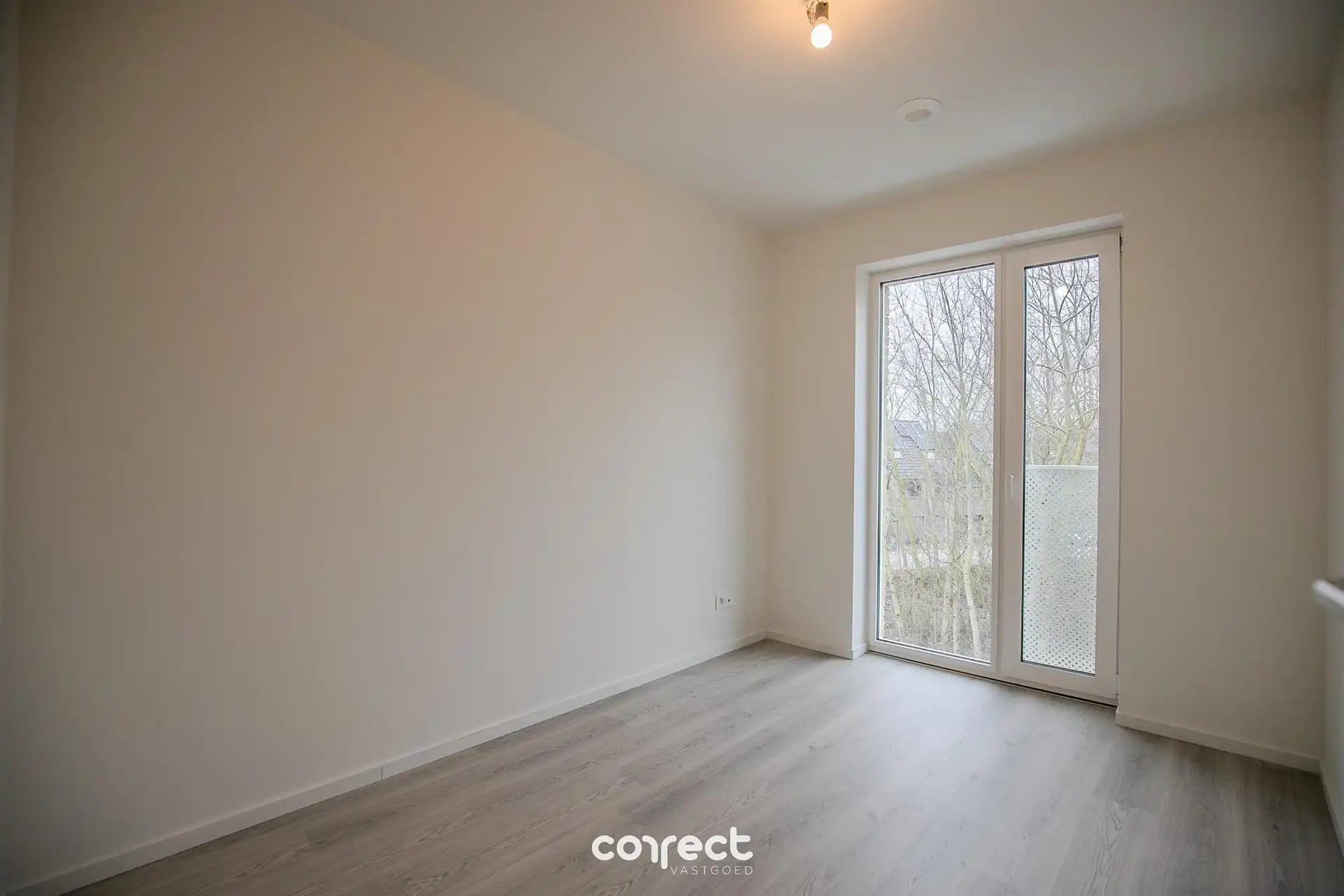 Rrecente beletagewoning met 3 slpkrs, garage en tuin. foto 10