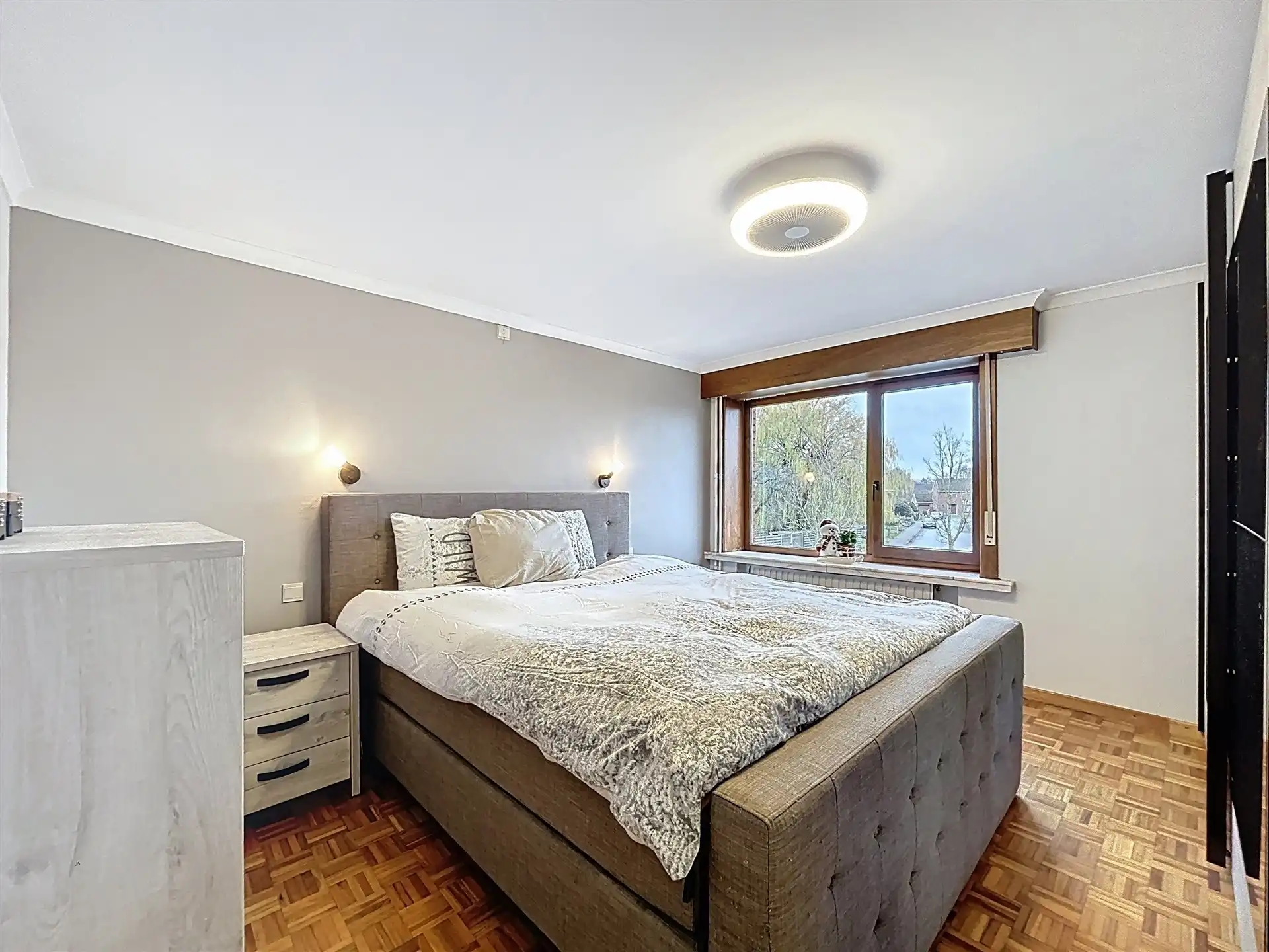 Instapklare gezinswoning  met 4 slk en garage op  perceel van 433m² foto 6