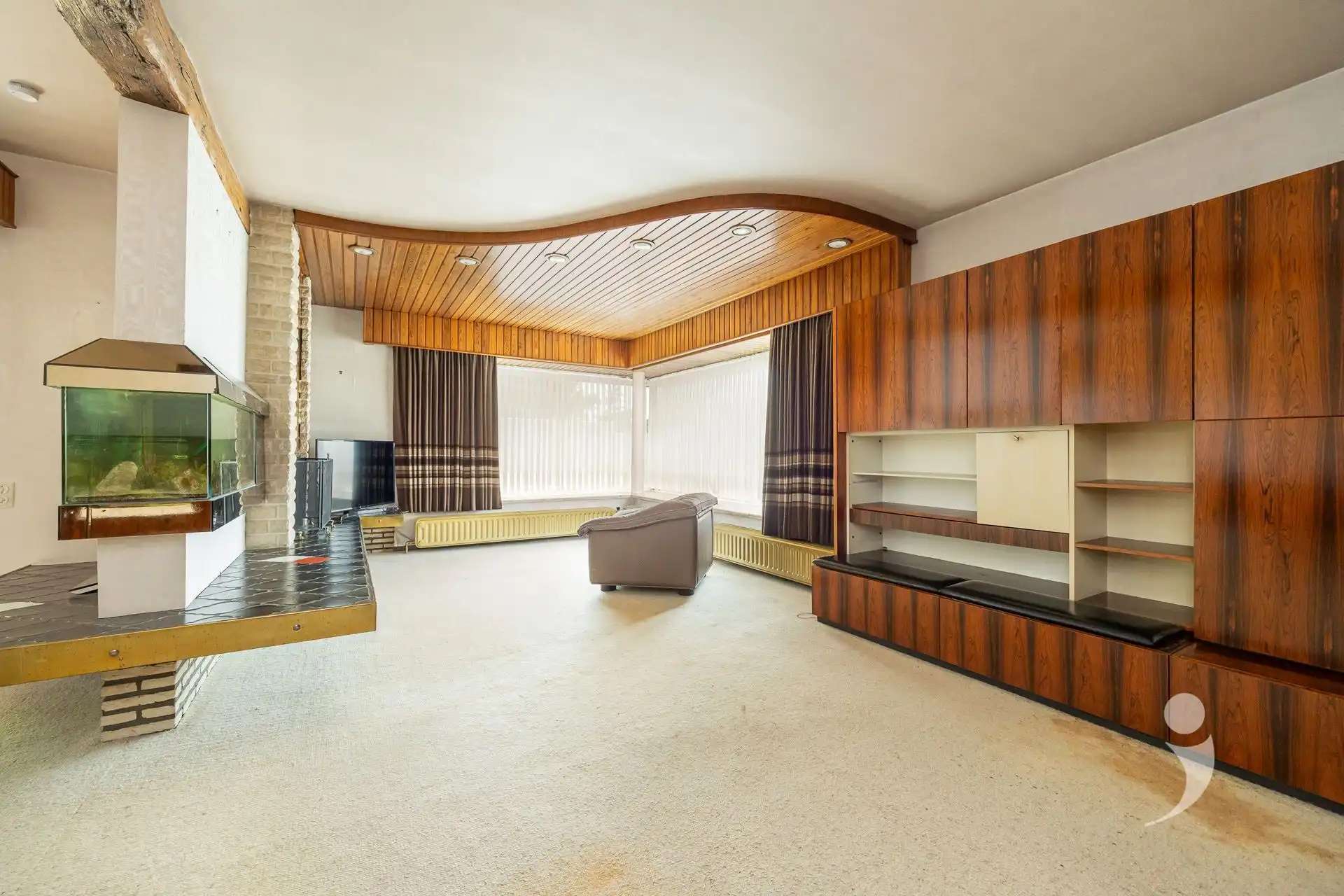 Ruime te renoveren woning!  foto 7
