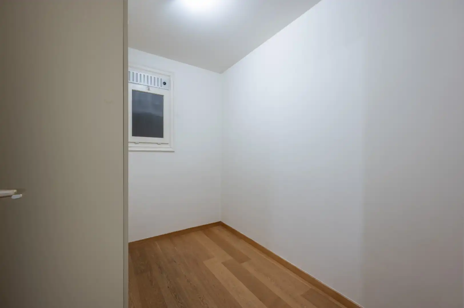 Charmant en ruim twee-slaapkamerappartement op toplocatie in Knokke foto 8