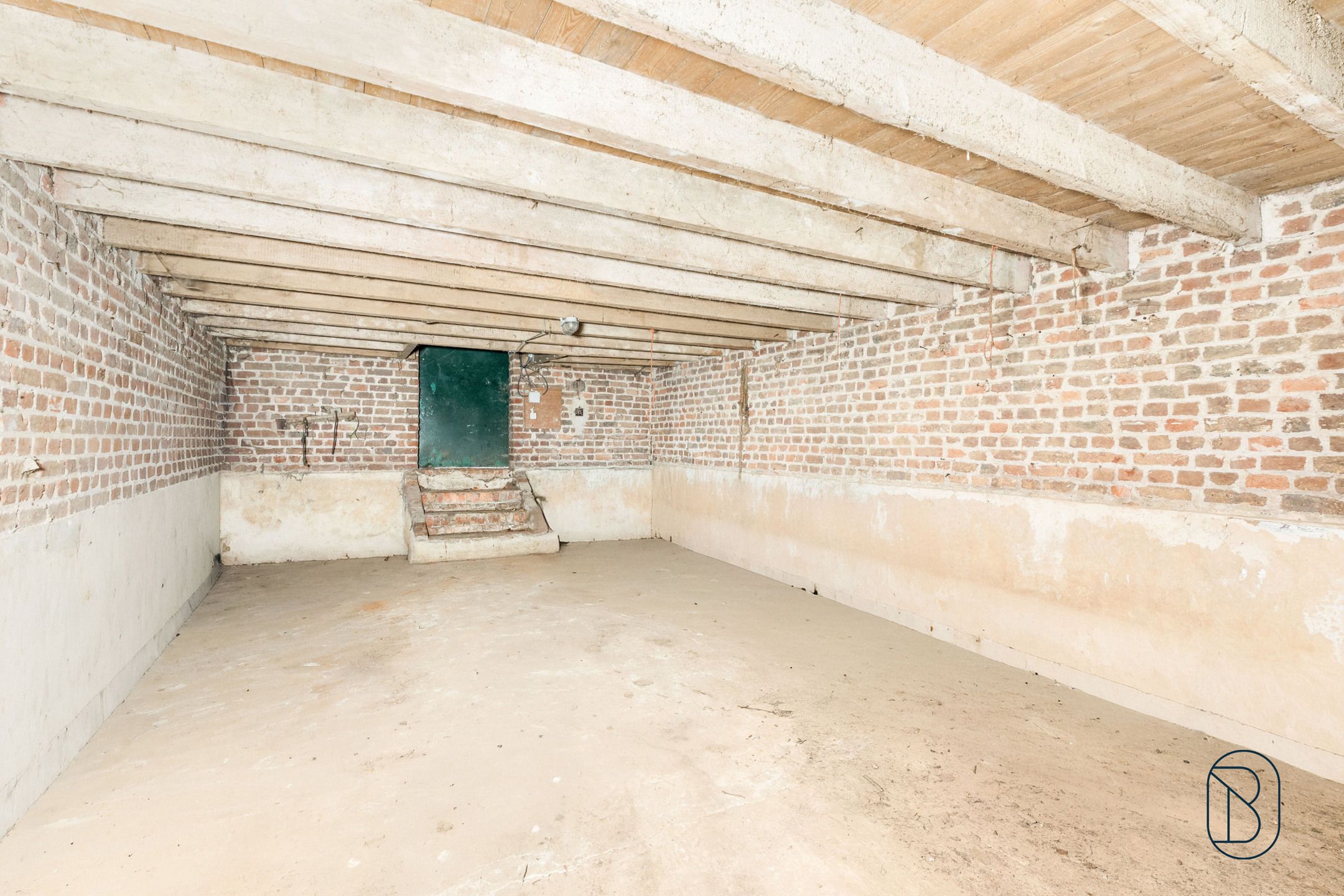 Unieke charmante vierkantshoeve op 1 hectare grond te Ieper foto 12