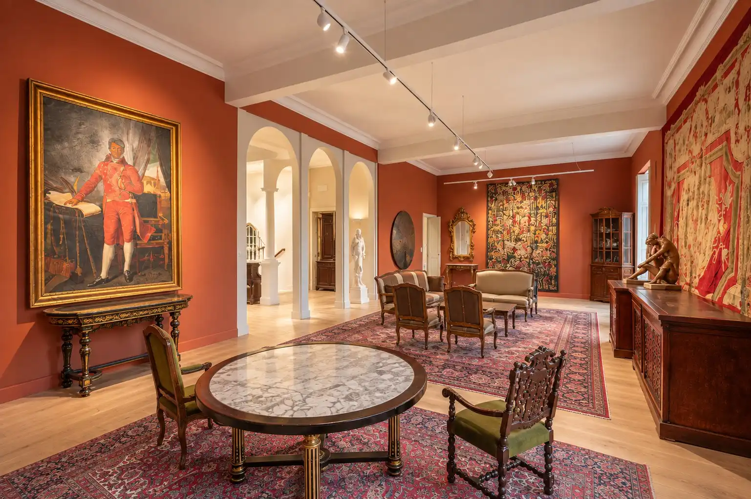 IMPOSANT KARAKTERVOL NEOCLASSICISTISCH HERENHUIS foto 7