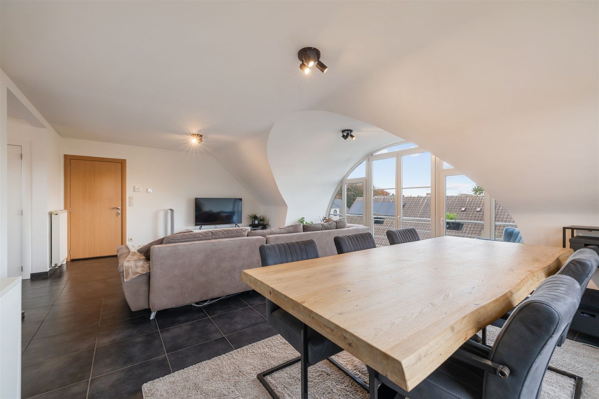 Uitstekend gelegen appartement op de tweede verdieping (71m²) foto 2