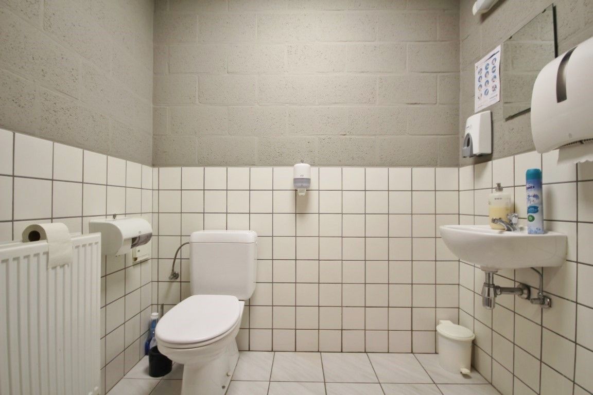 Gelijkvloers handelspand op top locatie in Gingelom! foto 7