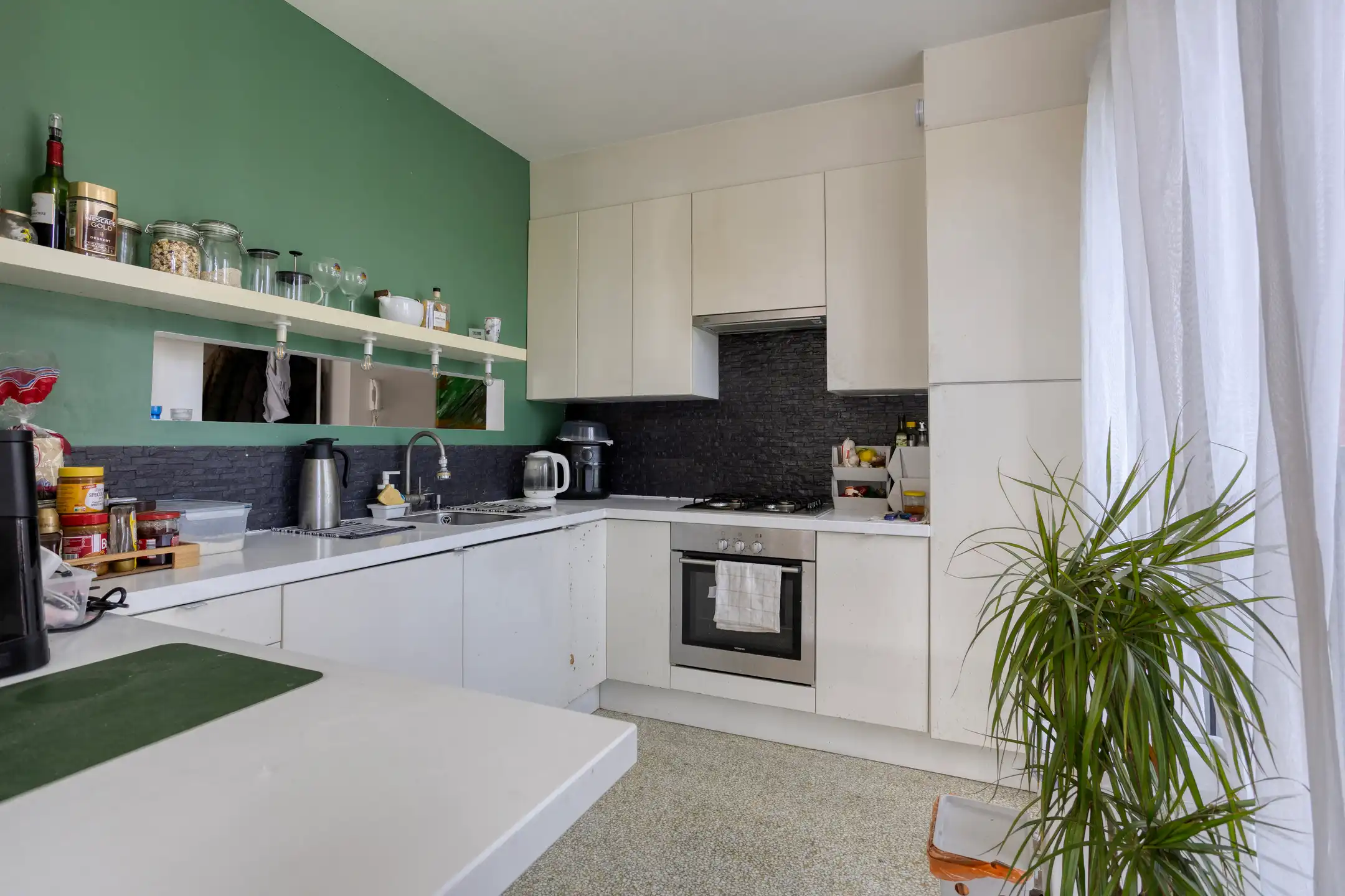 Appartement met balkon, kanaalzicht en 4,55% rendement foto 7