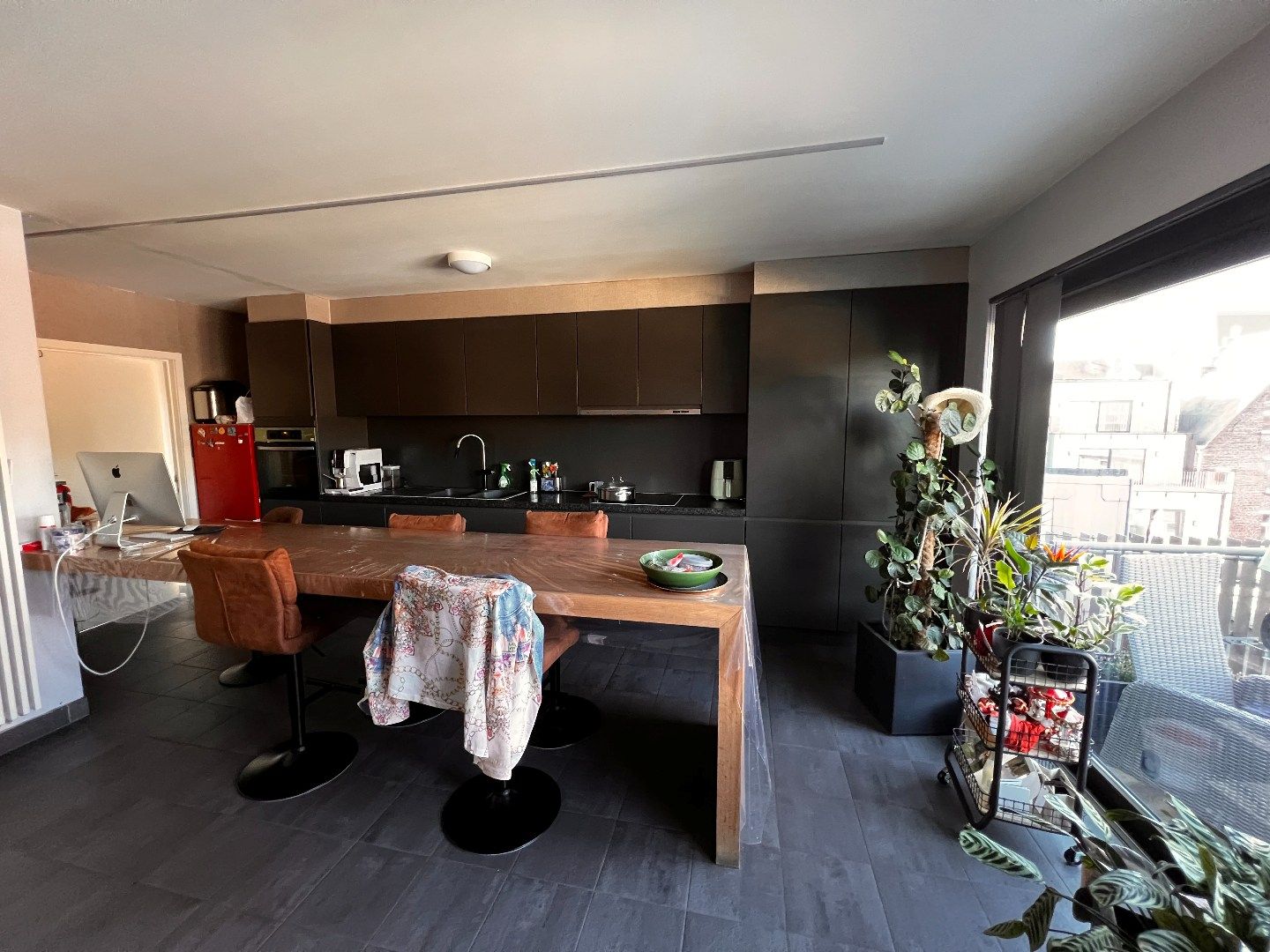 RUIM APPARTEMENT MET 3 SLAAPKAMERS EN TERRAS IN CENTRUM IEPER foto 5