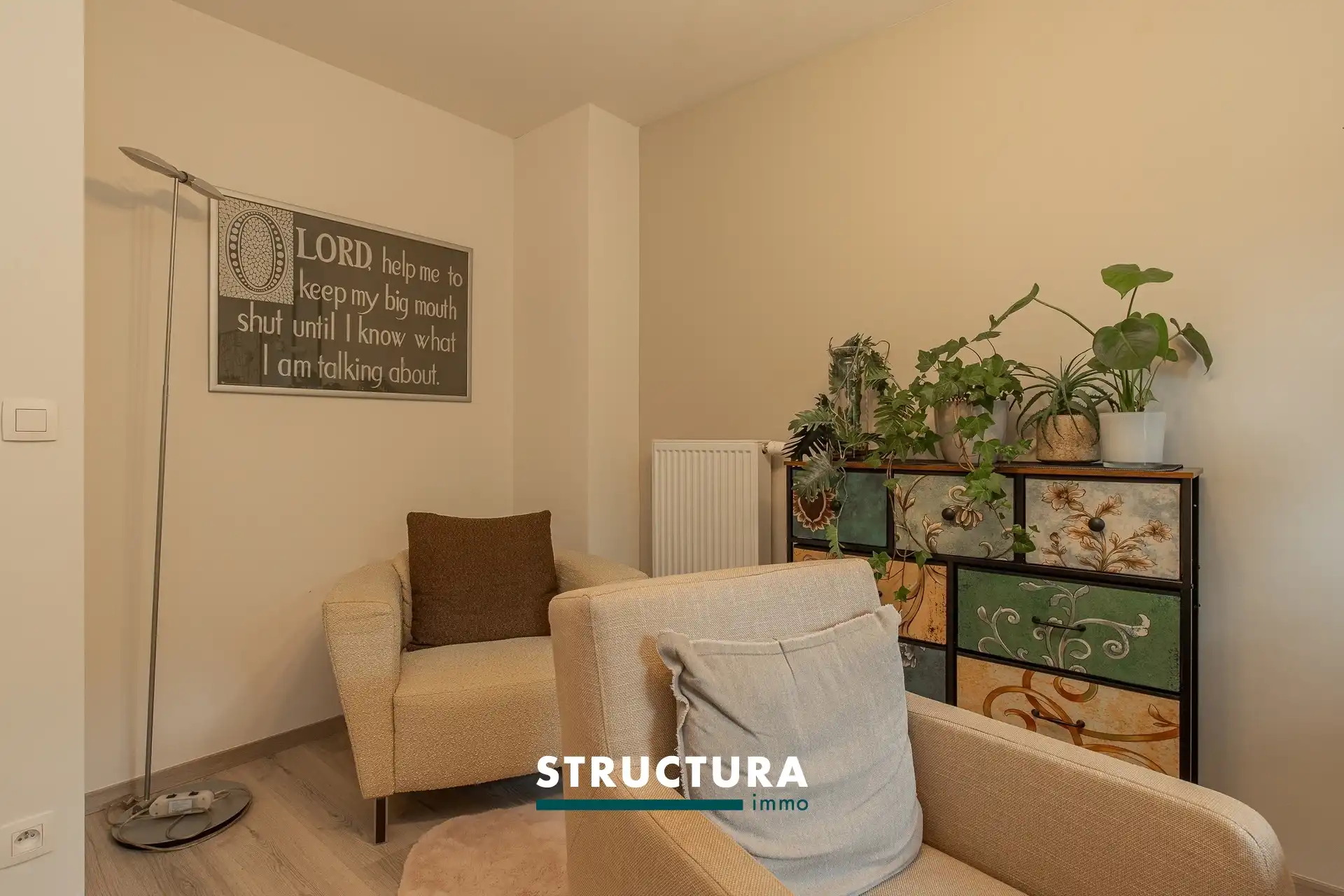 Volledig instapklare woning met 3slpk's, tuin en carport foto 20