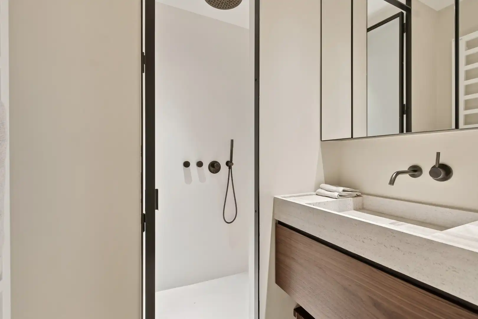 Milenka - Appartement 6e verdieping – Tijdloze klasse met zeezicht foto 12