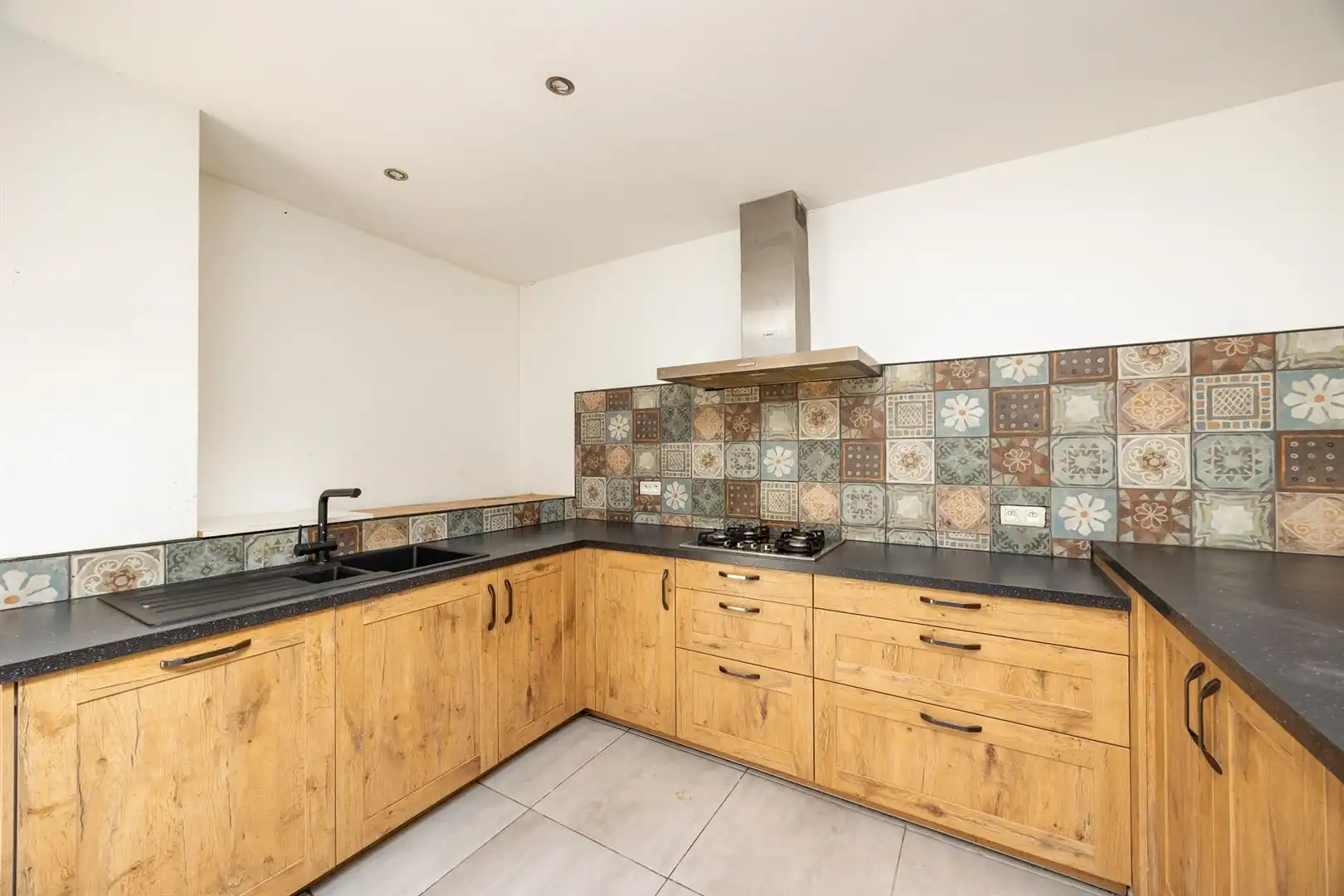 Op te frissen/te renoveren woning te Hoboken foto 7