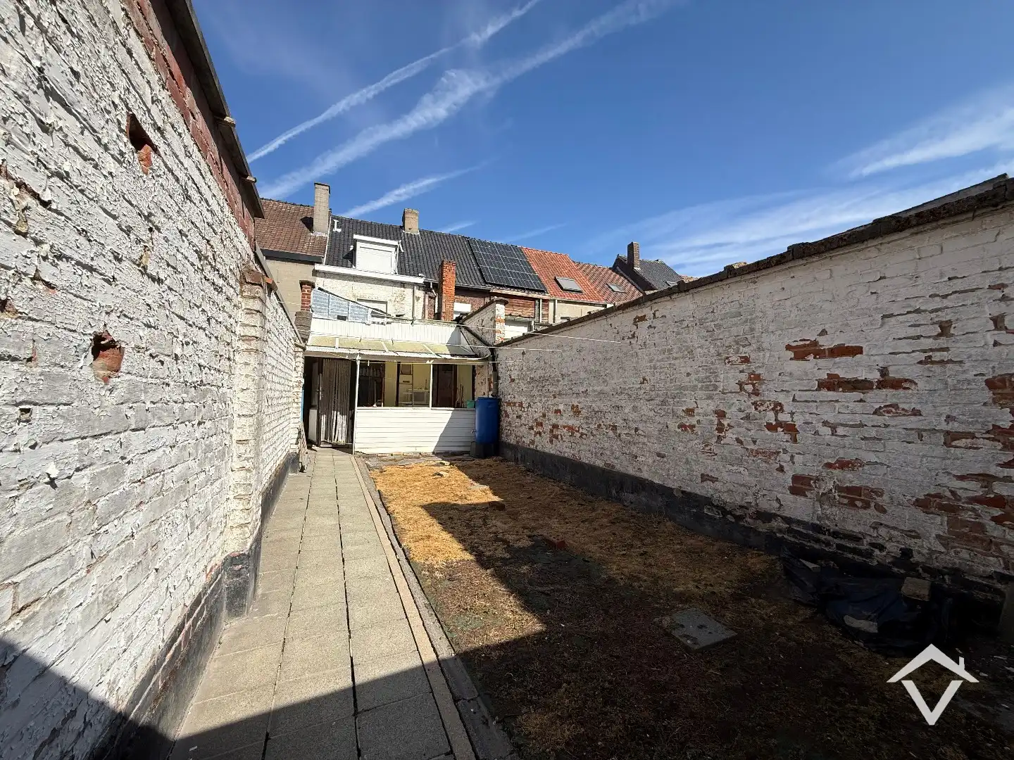Te renoveren rijwoning met tuin, 3 slaapkamers te centrum Roeselare foto 8