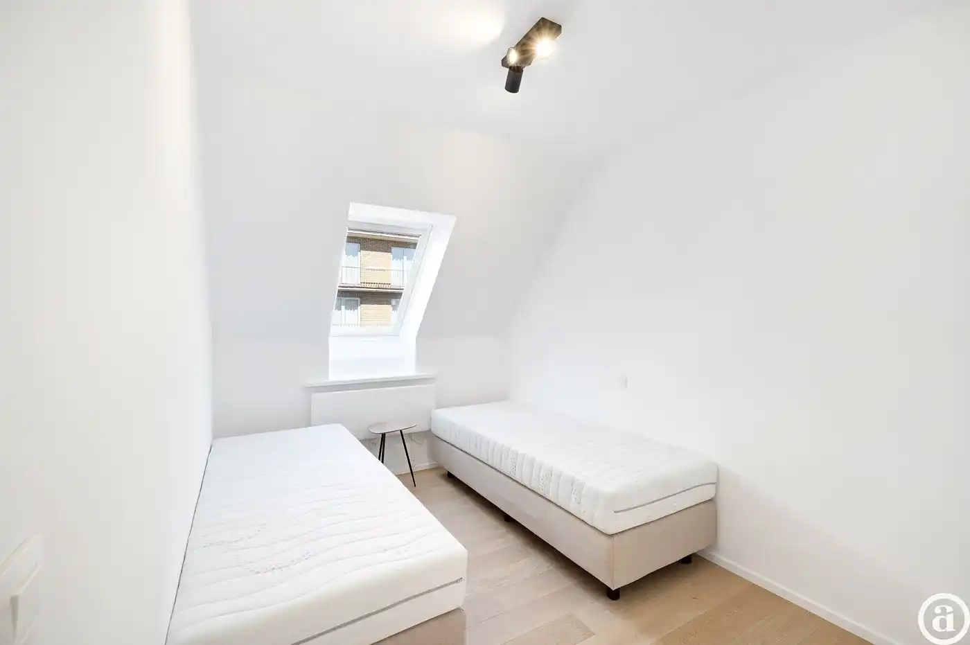 Ruim duplexappartement met 4 slaapkamers en zonneterras.  foto 21