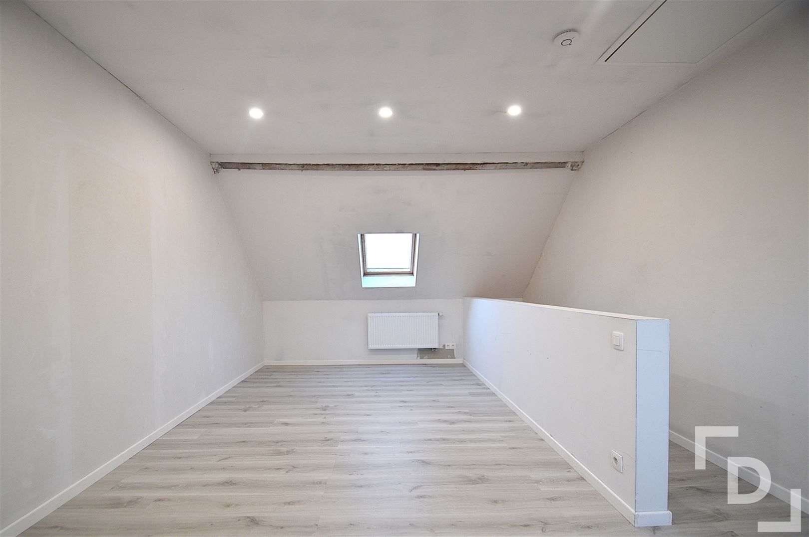 Gerenoveerde woning met terras te huur in Ieper. foto 12