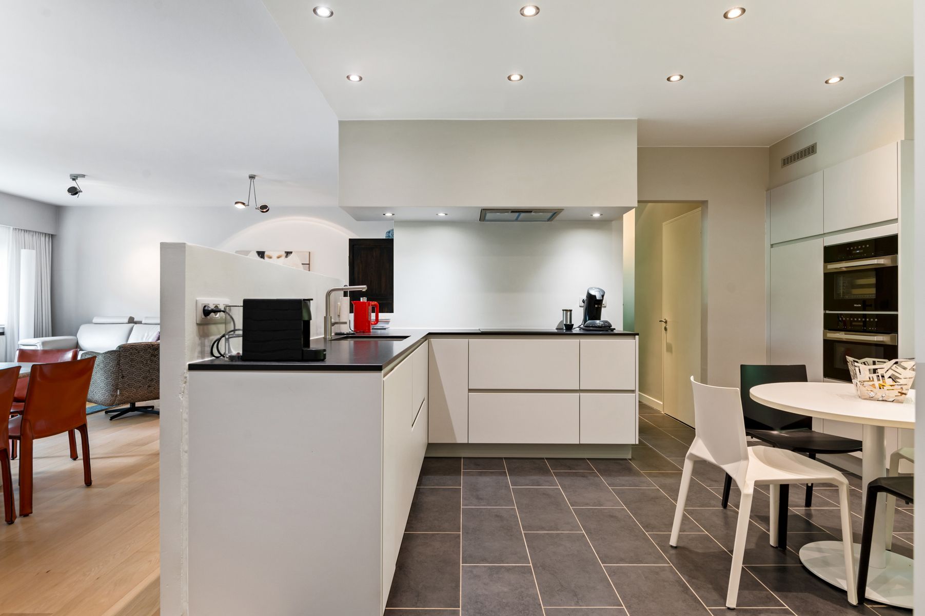 Wonen in het groen: luxueus app. met terrassen & garage foto 7