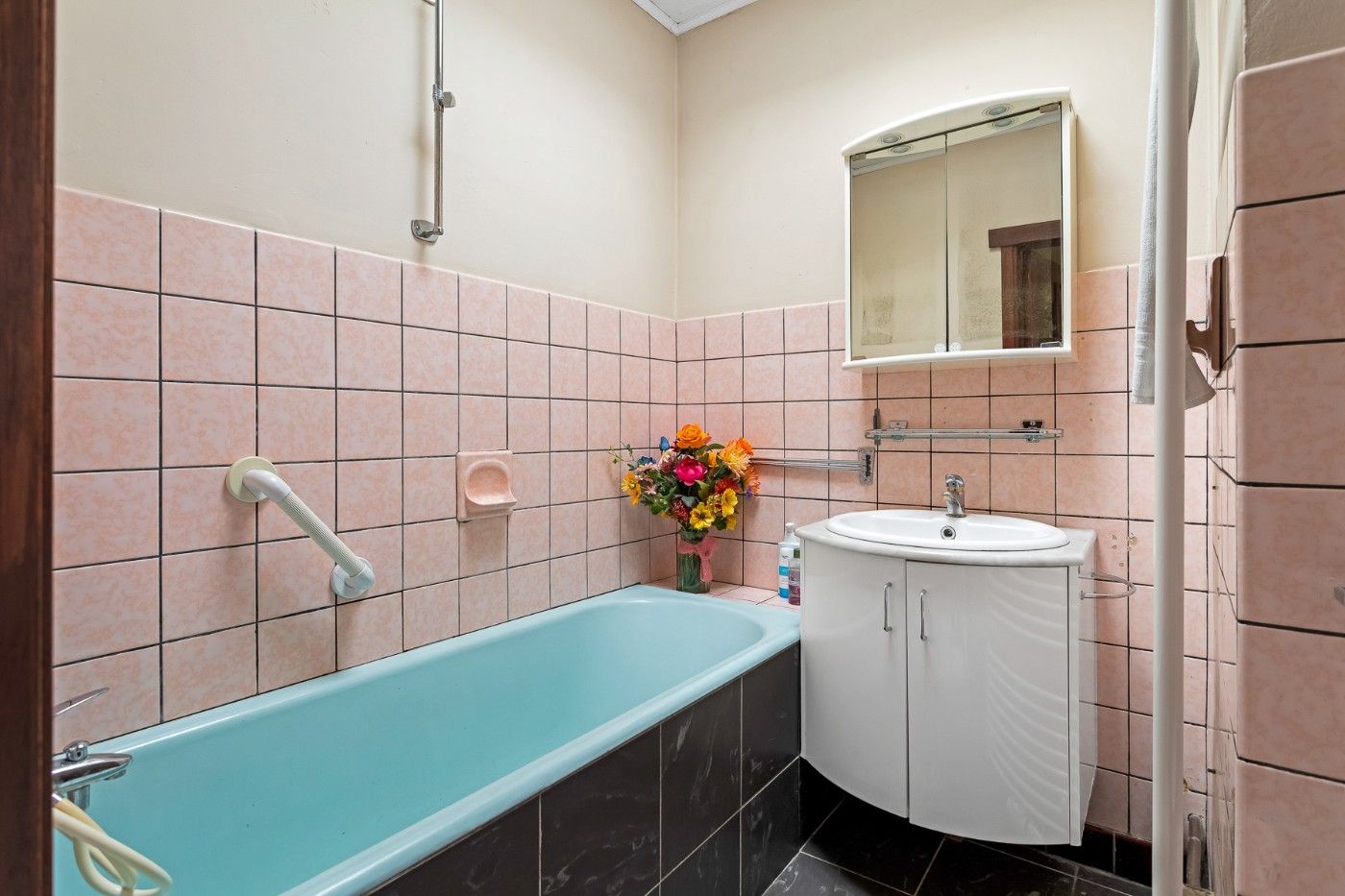 Rustig gelegen woning met 2 slpk., atelier, tuin en dubbele garagebox foto 15