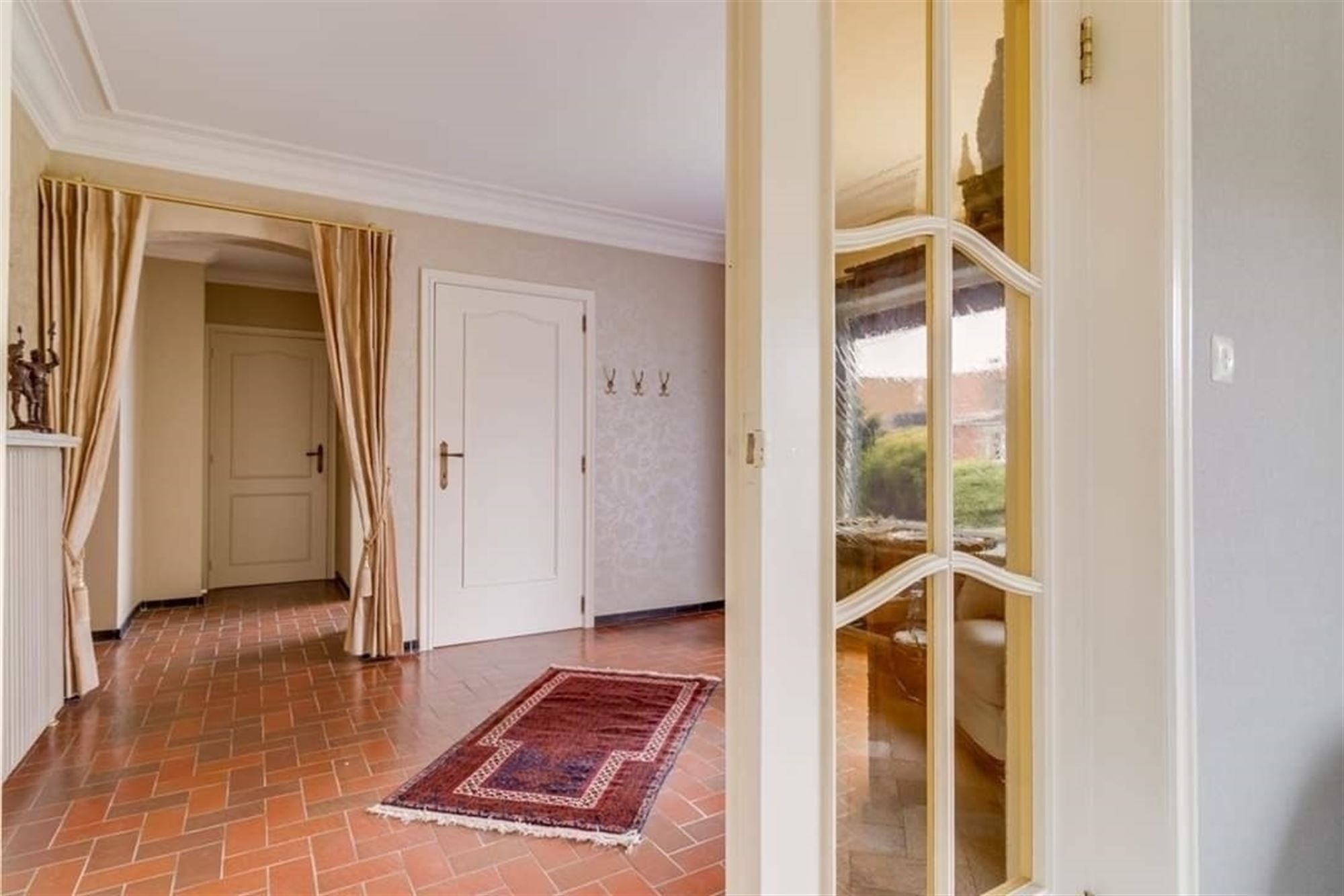 Vrijstaande woning op toplocatie met mooie tuin foto 6