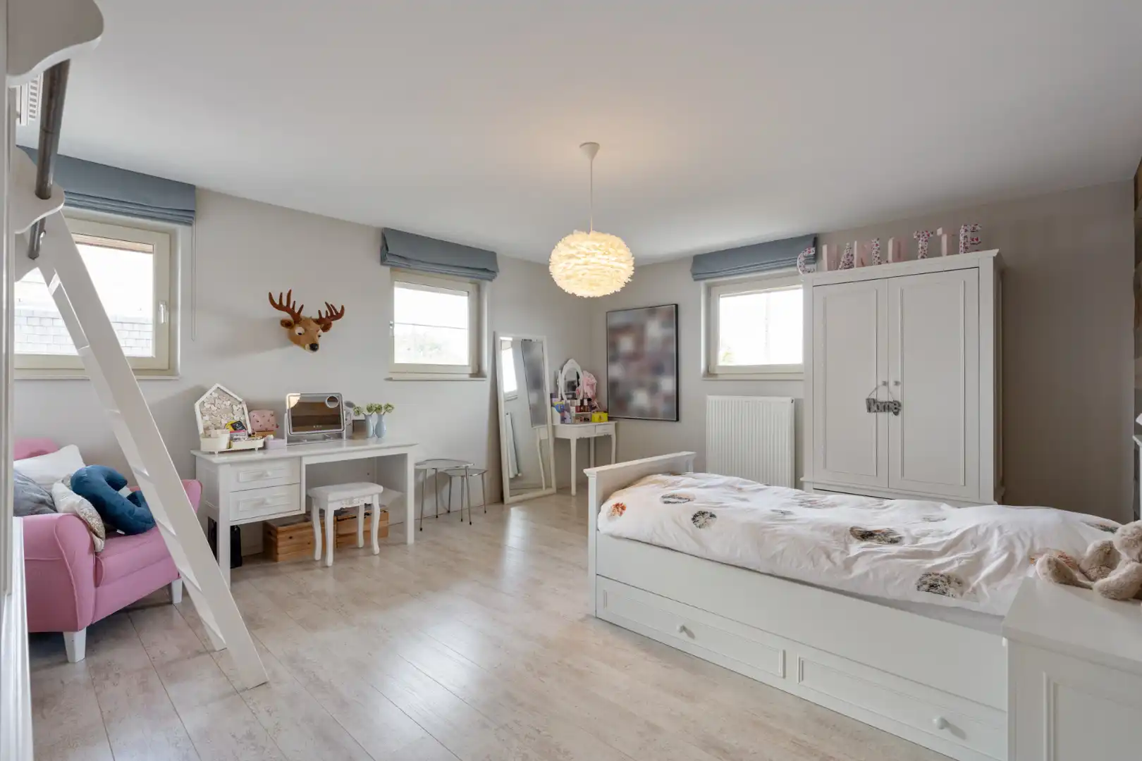 Stijlvolle villa in tijdloze pastorijstijl met zwembad en exclusieve tuinbeleving. foto 27