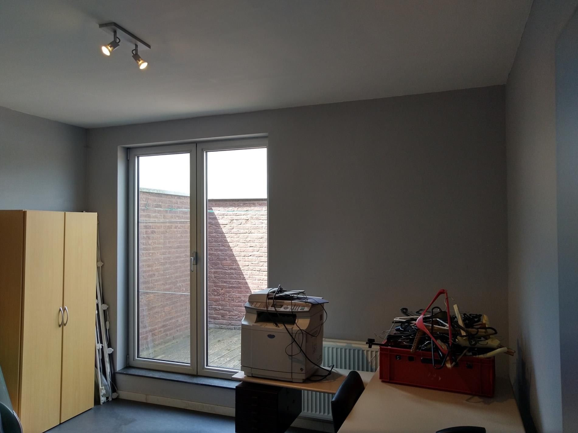 een ruim en deels bemeubeld duplexappartement met terrassen, autostaanplaats en berging foto 10