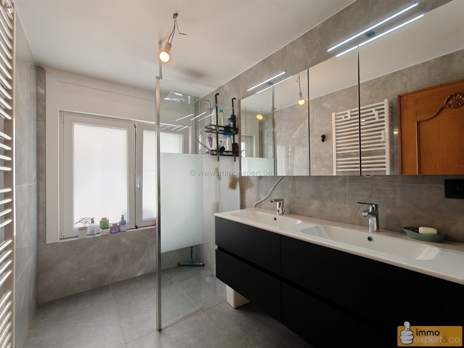 DILBEEK: Ruime gerenoveerde gezinswoning met 5 slpks en 2 badkamers foto 15