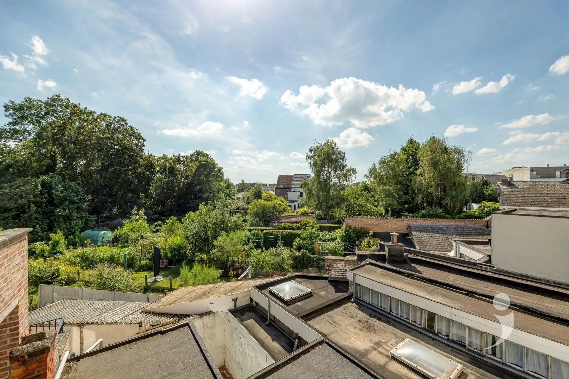 Op te frissen rijwoning met veel karakter (en garage) foto 16