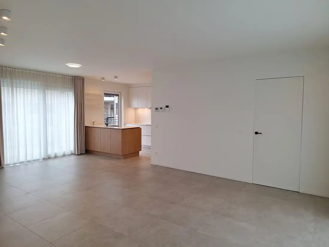 Modern instapklaar appartement te Koersel centrum foto 6