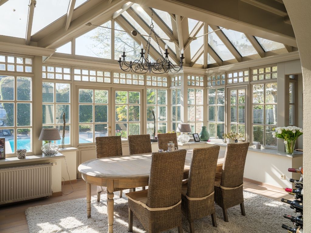Instapklare, vrijstaande woning met zwembad op een zonnig perceel, drie slaapkamers en de mogelijkheid voor een praktijkruimte in een rustige omgeving. foto 11