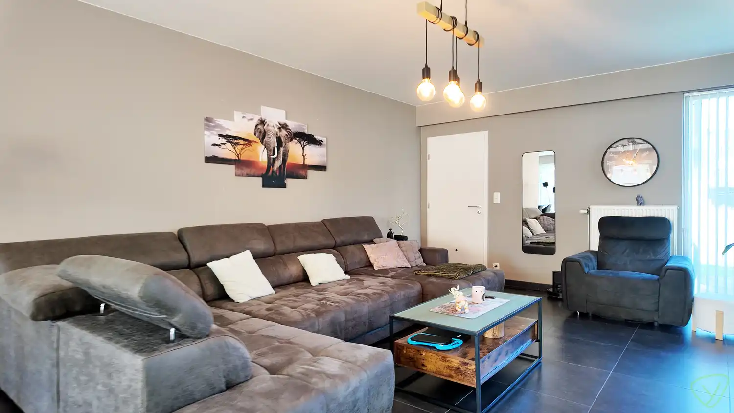Ruime en moderne woning te huur in Maldegem met 4 slaapkamers en garage - perfect voor comfortabel wonen nabij alle voorzieningen! foto 3