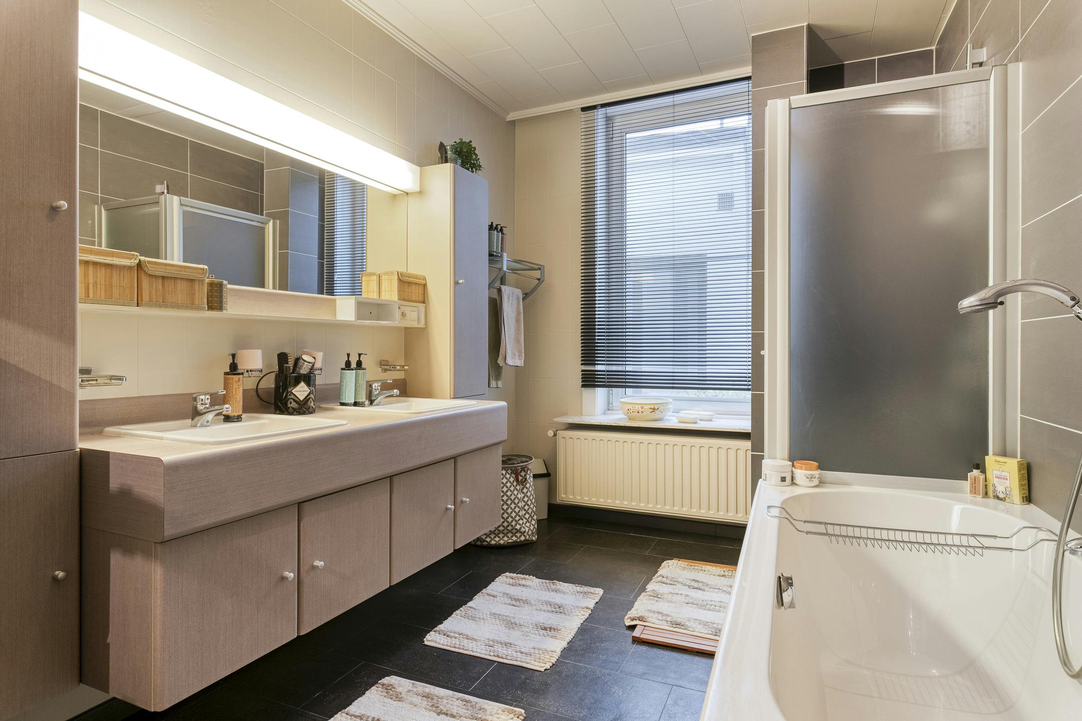 Handelspand met woonst te koop in centrum Menen foto 11