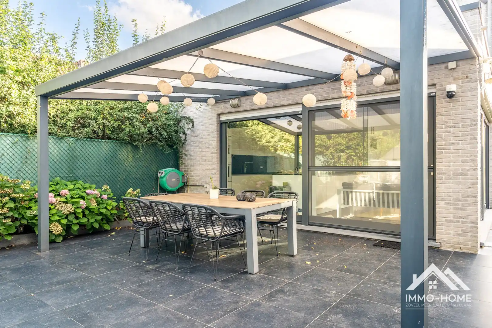 Jonge recente woning met heel veel volume! foto 8