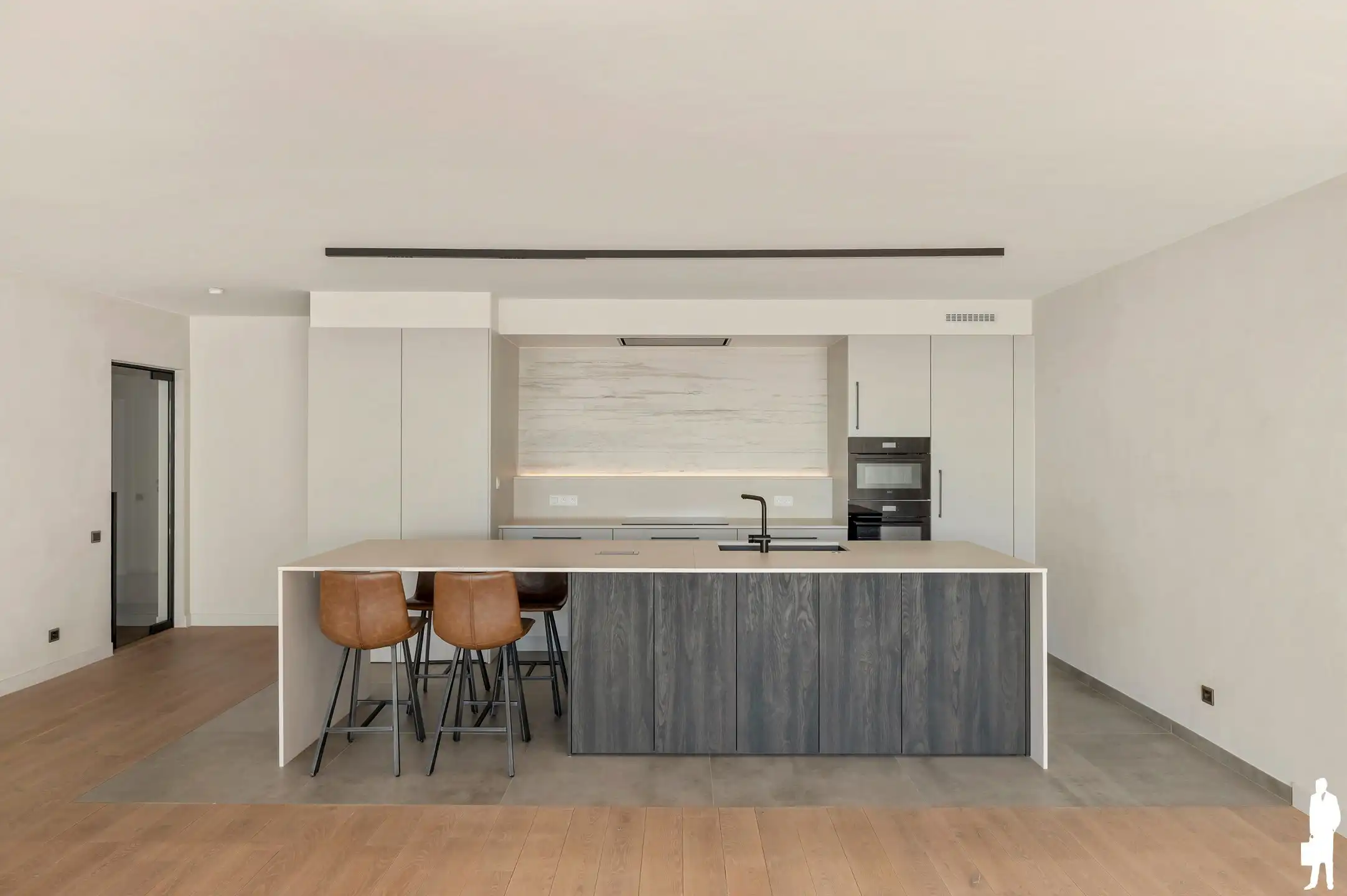 Volledig gerenoveerd en instapklaar appartement van 121 m² + 26 m² terras foto 4