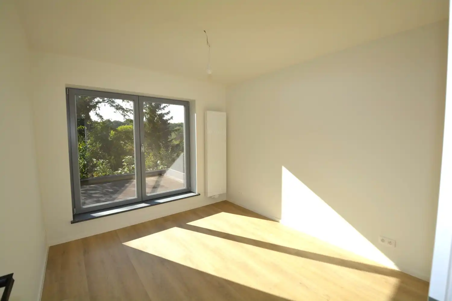 KWALITATIEF GERENOVEERDE WONING OP 835 m²! foto 8