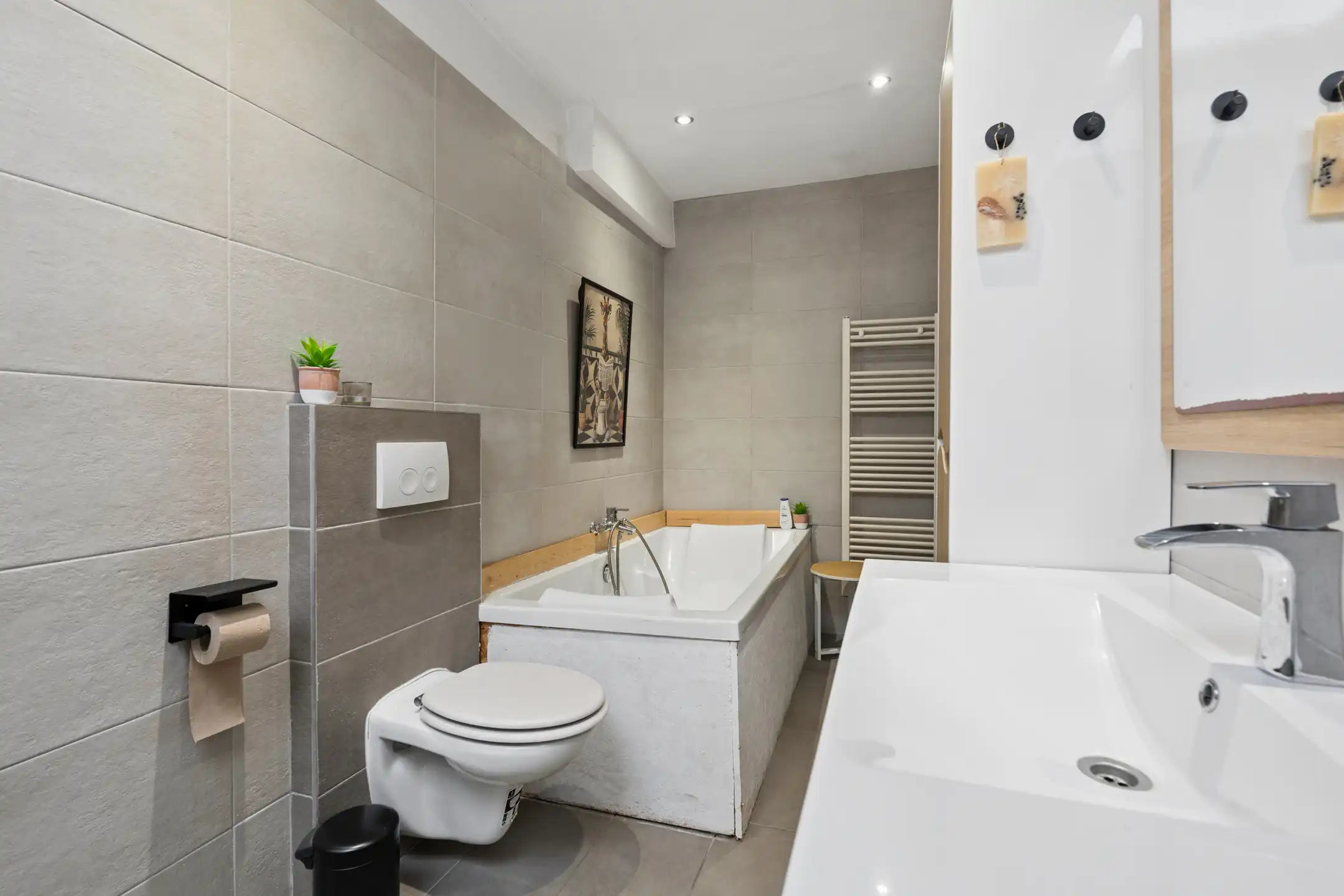 Instapklare, gerenoveerde gezinswoning met 3 slaapkamers foto 11