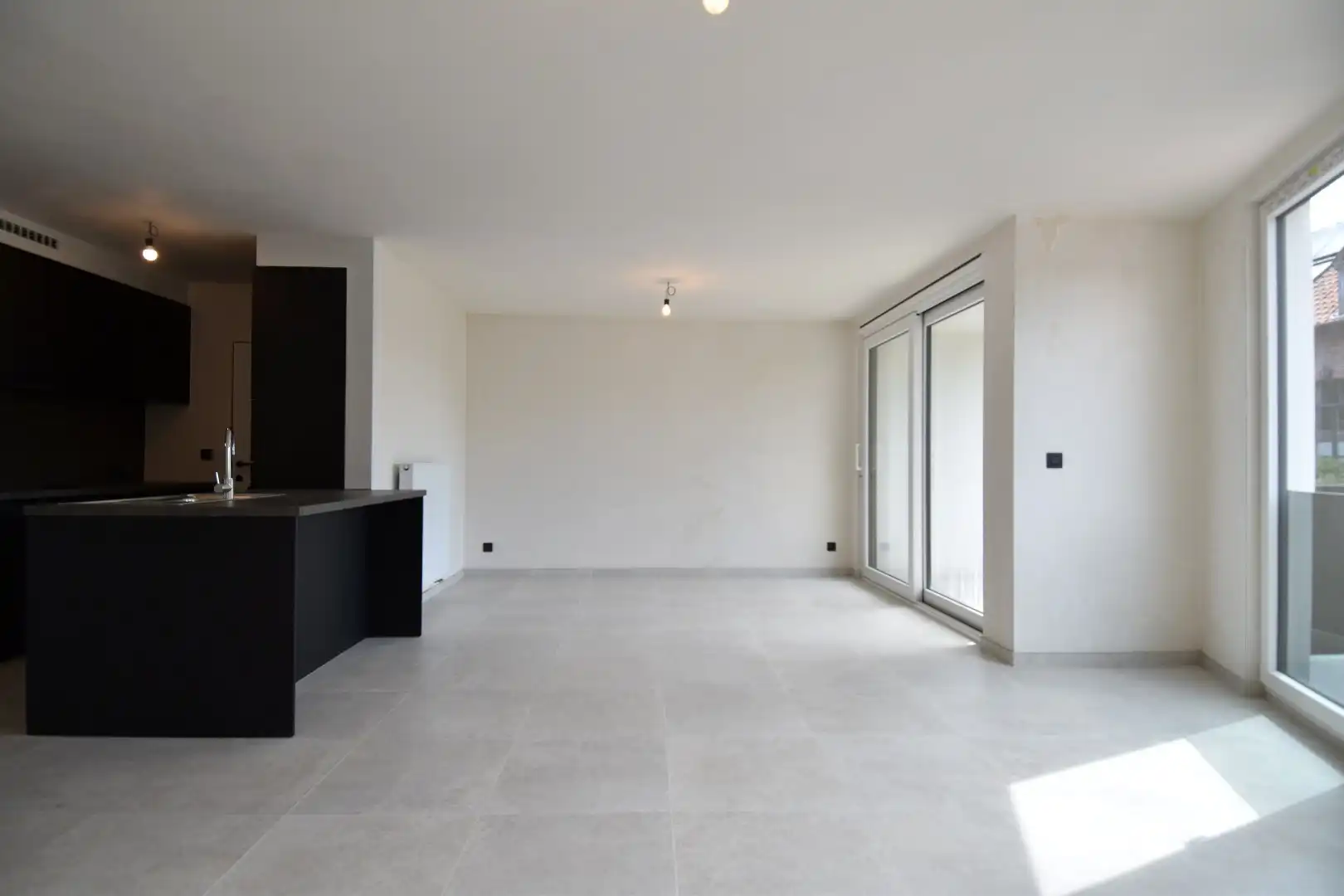 Appartement te koop met 2 slaapkamers en zonnig terras in Helkijn foto 8