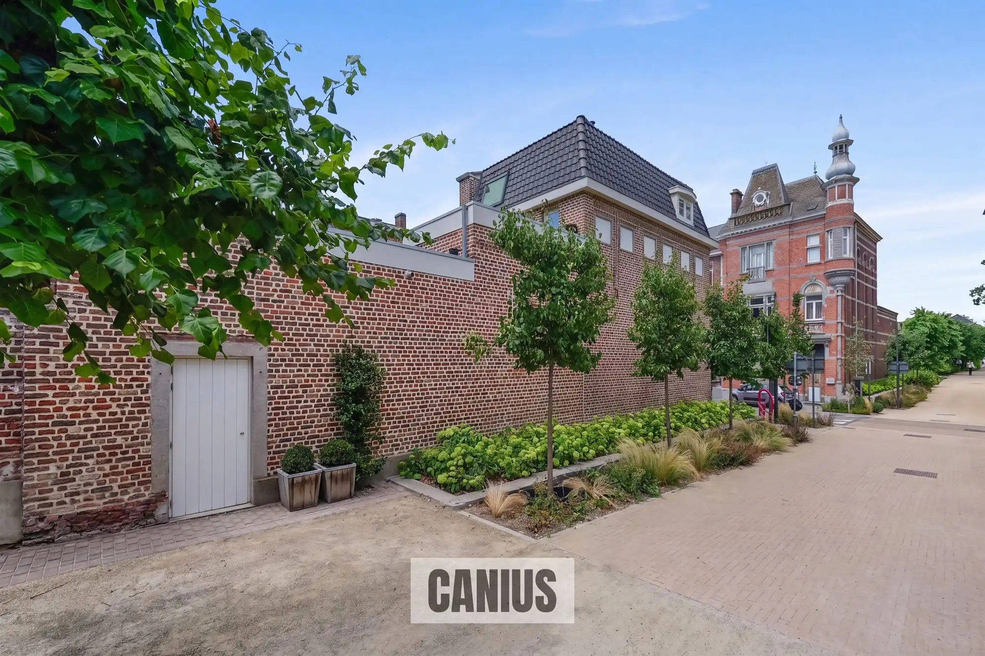 PRACHTIGE STADSWONING MET 3 SLKS IN HARTJE SINT-TRUIDEN foto 25